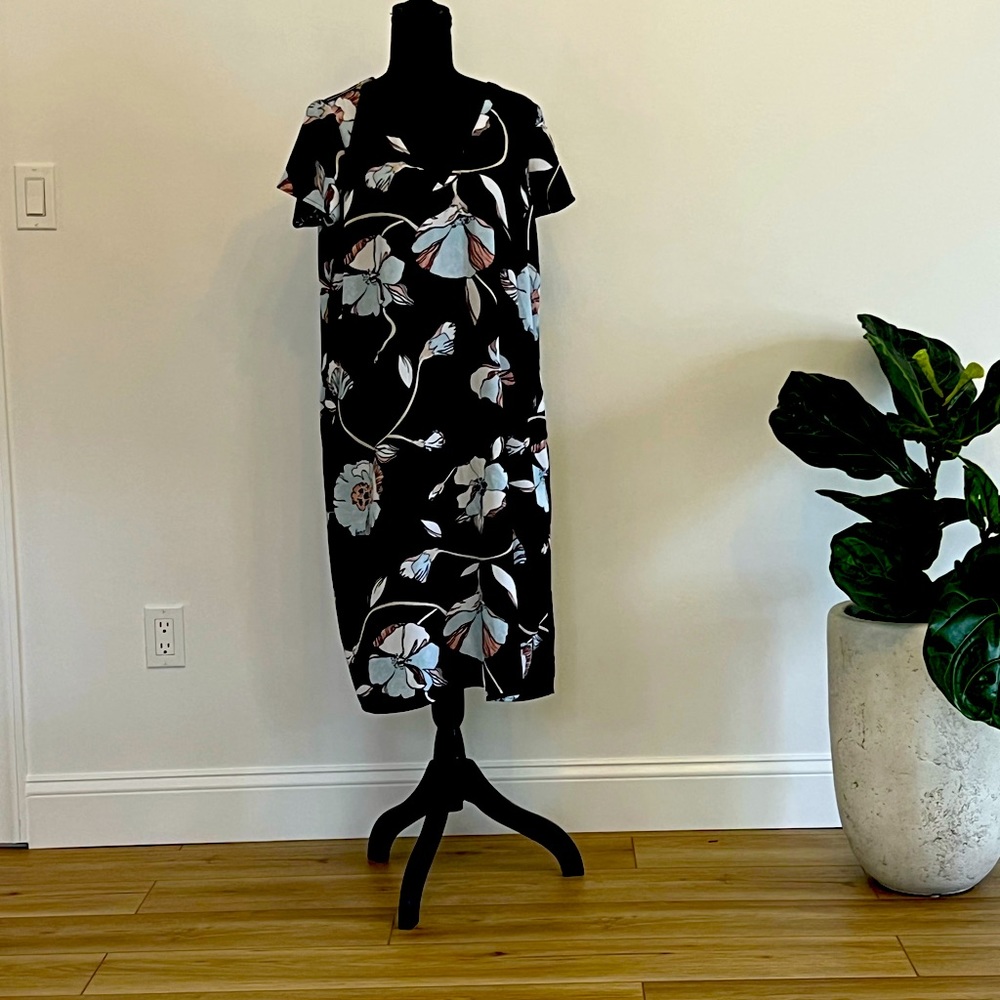 A new day dress. Size L.